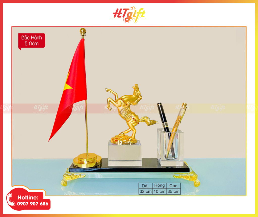 mô hình pha lê ngựa